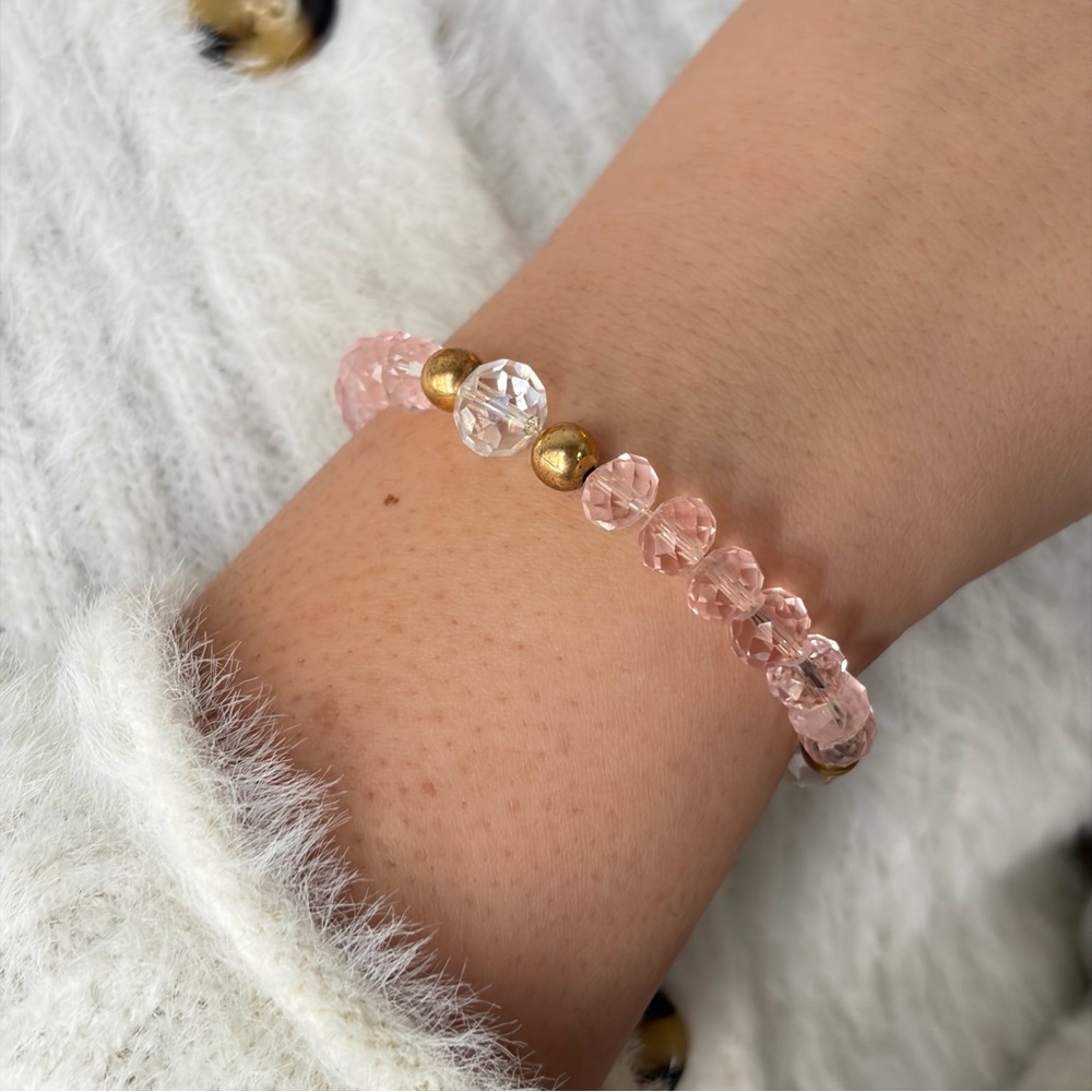 Elegant Pink and Gold Beaded Bracelet - Picture 3 of 9